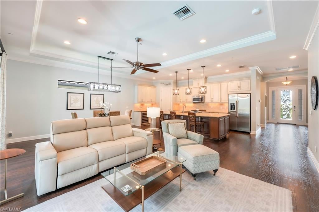 PEBBLE POINTE - Residential
