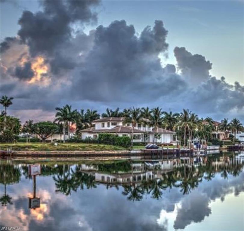 MOORINGS - Land