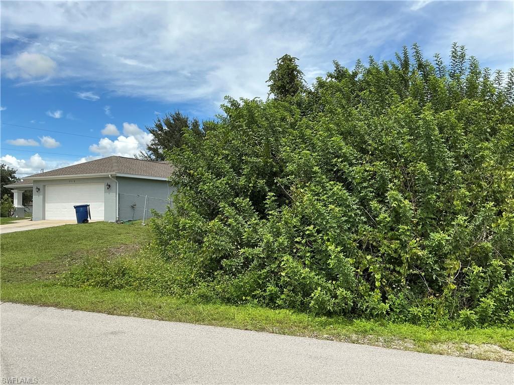 LEHIGH ACRES - Land