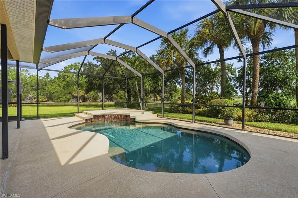 PINEWOOD LAKES - Residential