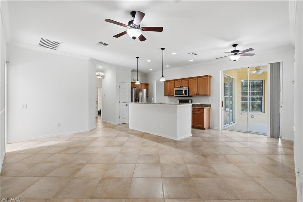 PINEWOOD LAKES - Residential
