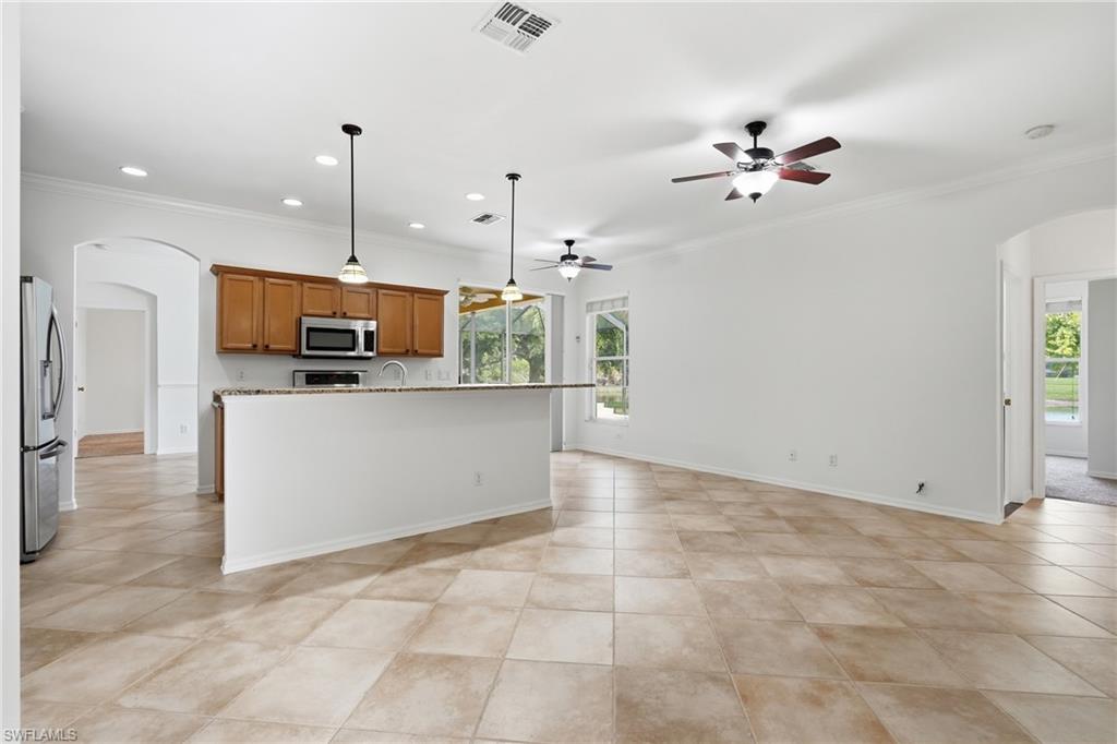 PINEWOOD LAKES - Residential