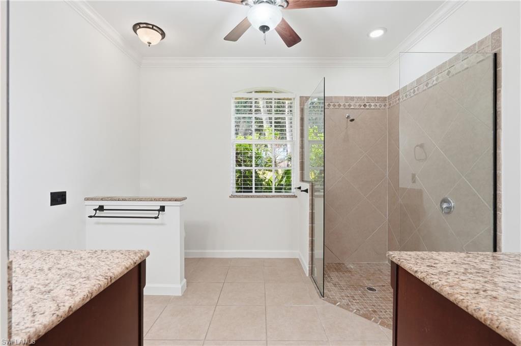 PINEWOOD LAKES - Residential