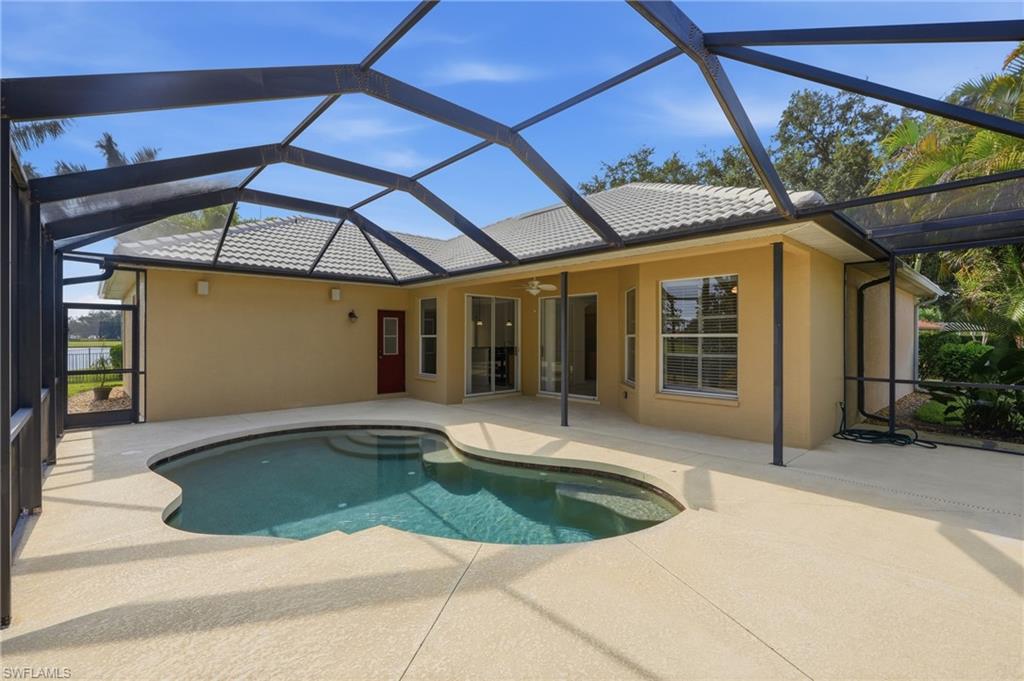 PINEWOOD LAKES - Residential