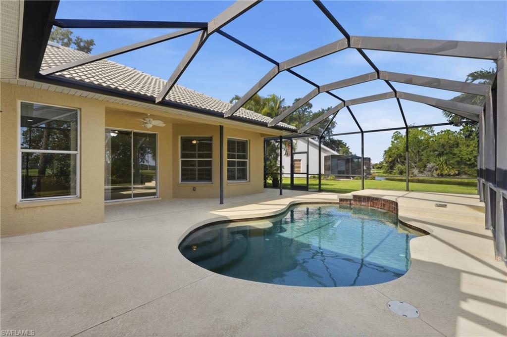 PINEWOOD LAKES - Residential