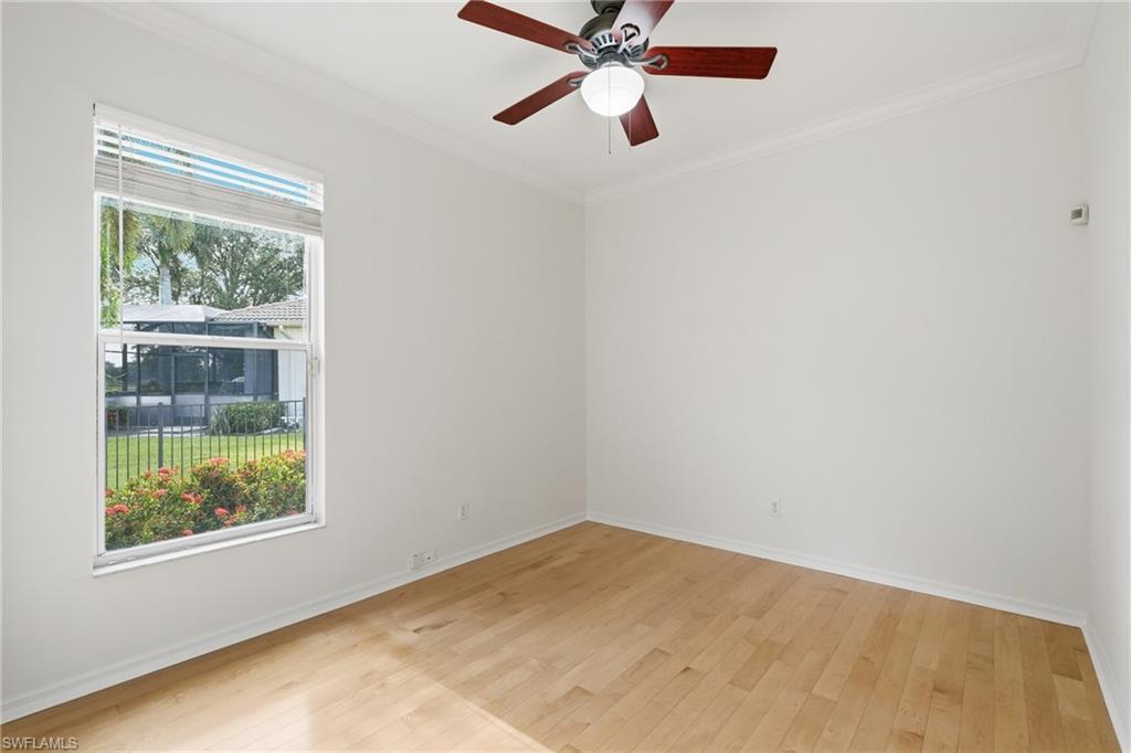PINEWOOD LAKES - Residential