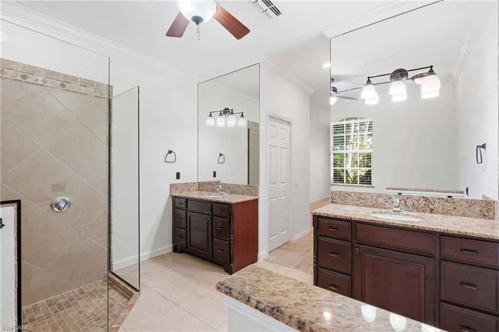 PINEWOOD LAKES - Residential