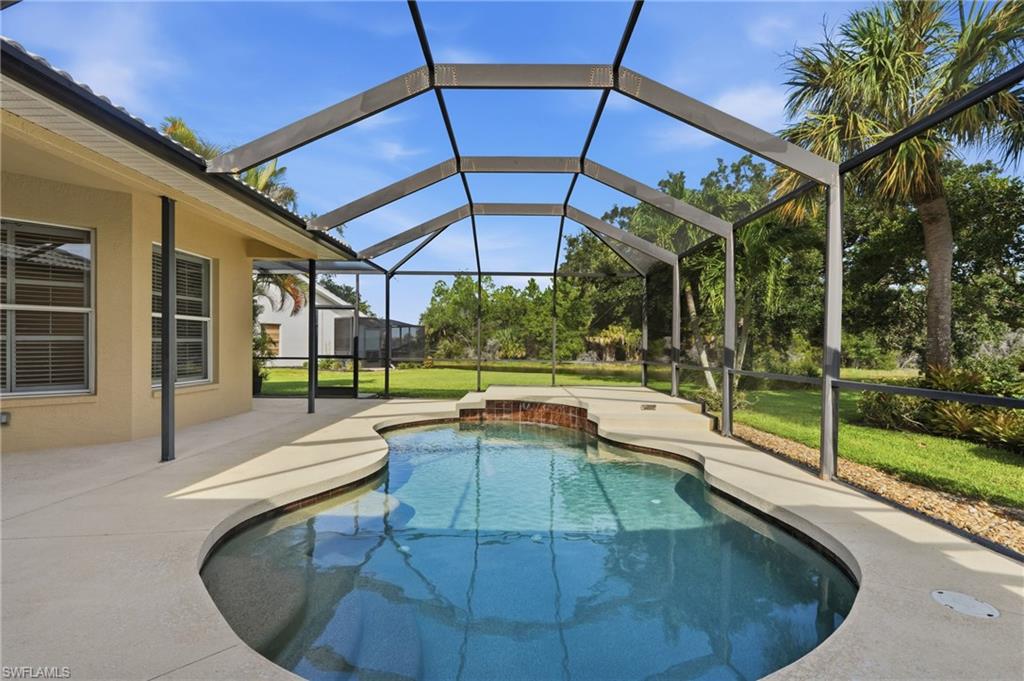 PINEWOOD LAKES - Residential