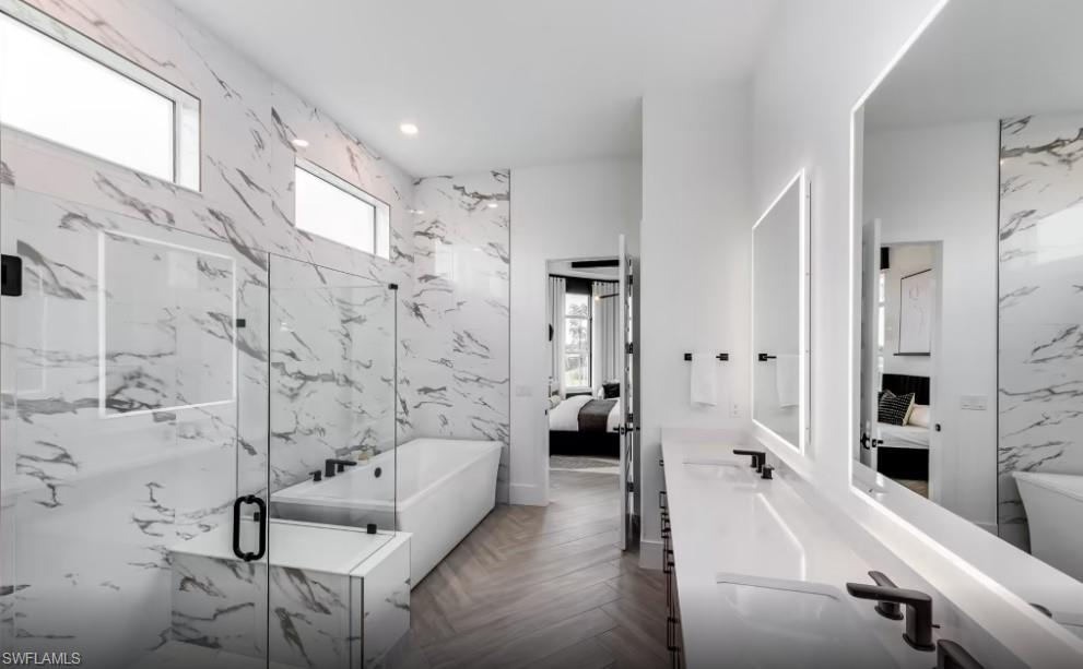 VIVID SHORES - Residential
