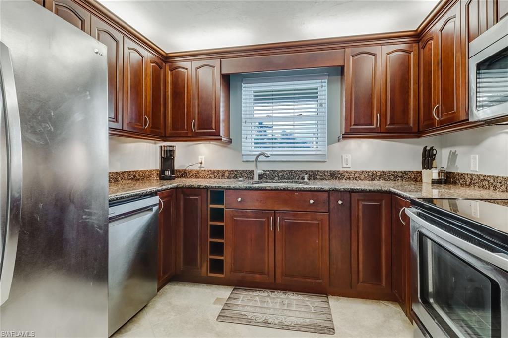 CURLEW APTS OF NAPLES - Residential Lease