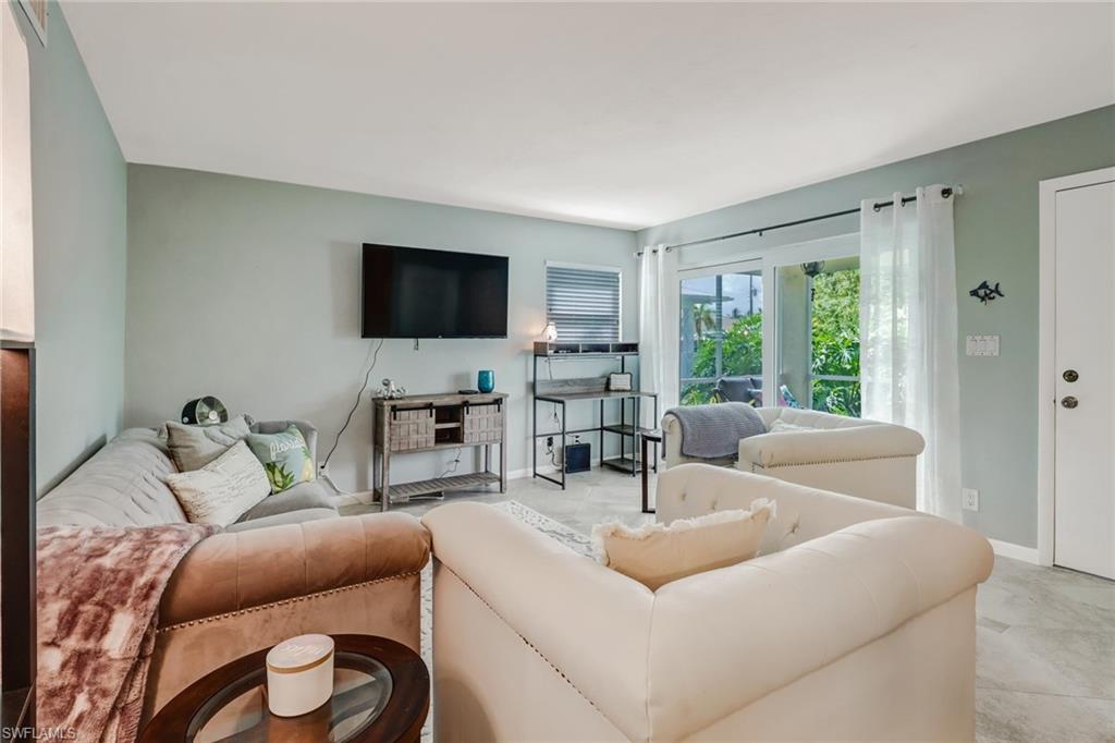 CURLEW APTS OF NAPLES - Residential Lease