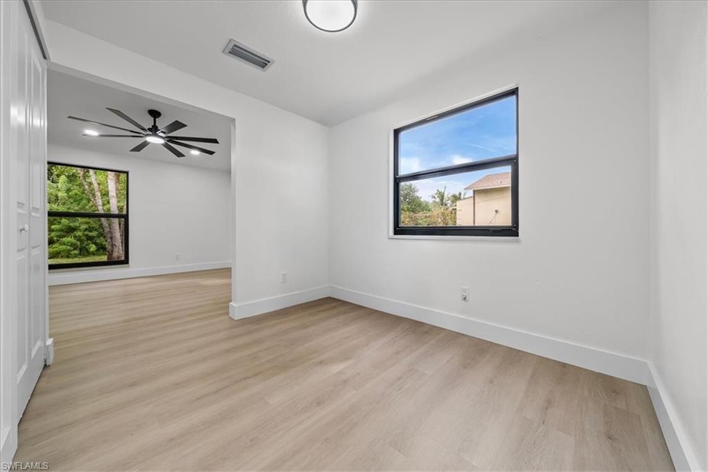 SAN CARLOS PARK - Residential