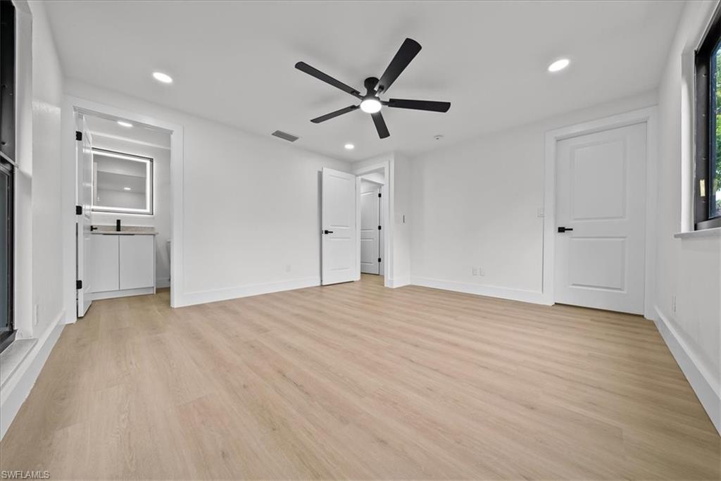 SAN CARLOS PARK - Residential