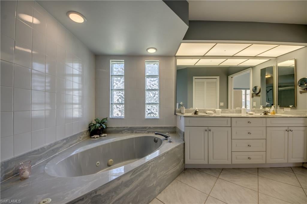SABAL SPRINGS GOLF AND RACQUET CLUB - Residential
