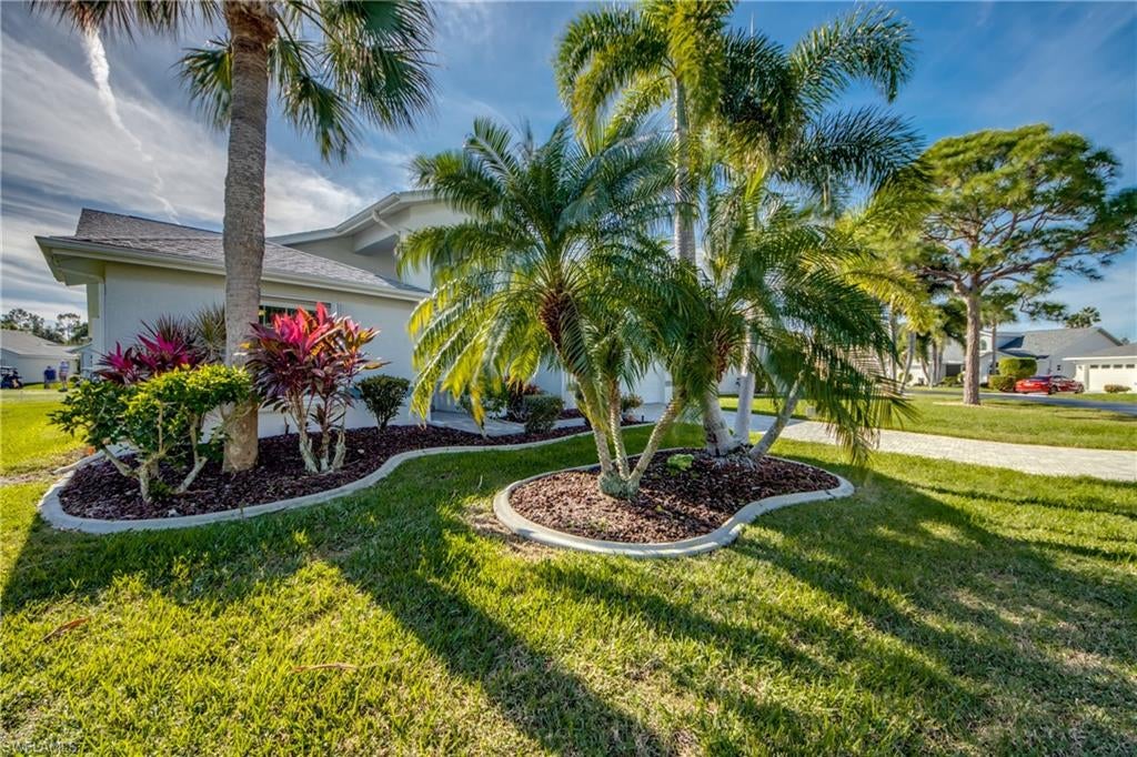 SABAL SPRINGS GOLF AND RACQUET CLUB - Residential