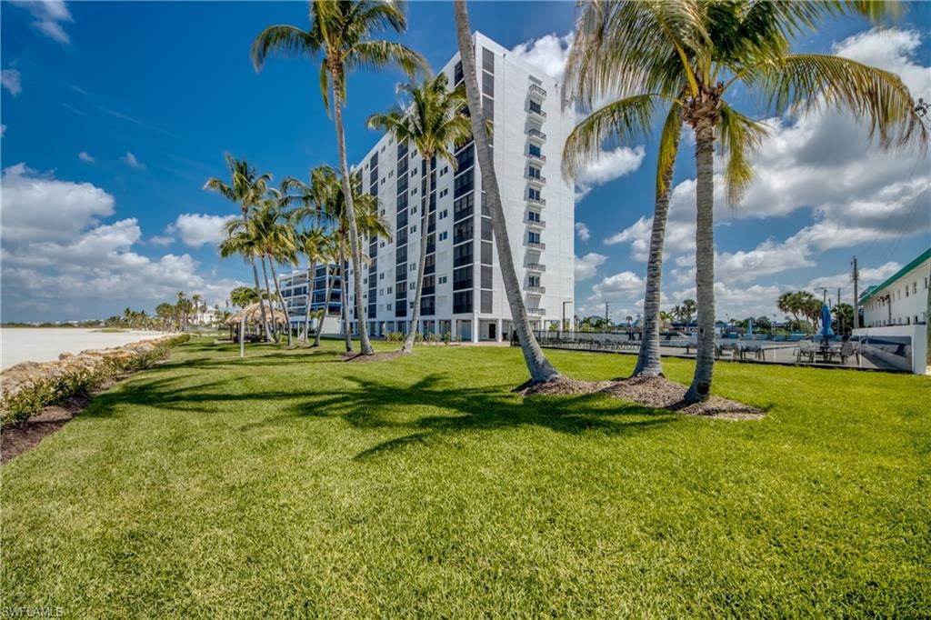 SUNSET CONDO - Residential