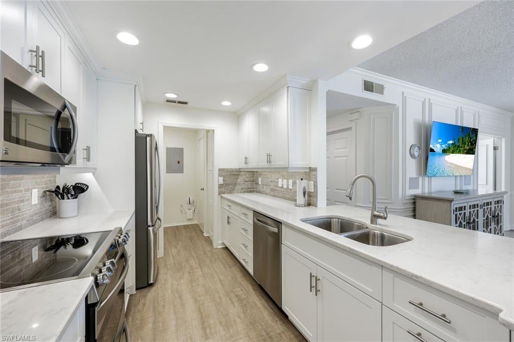 WILLOW BROOK AT PELICAN BAY - Residential