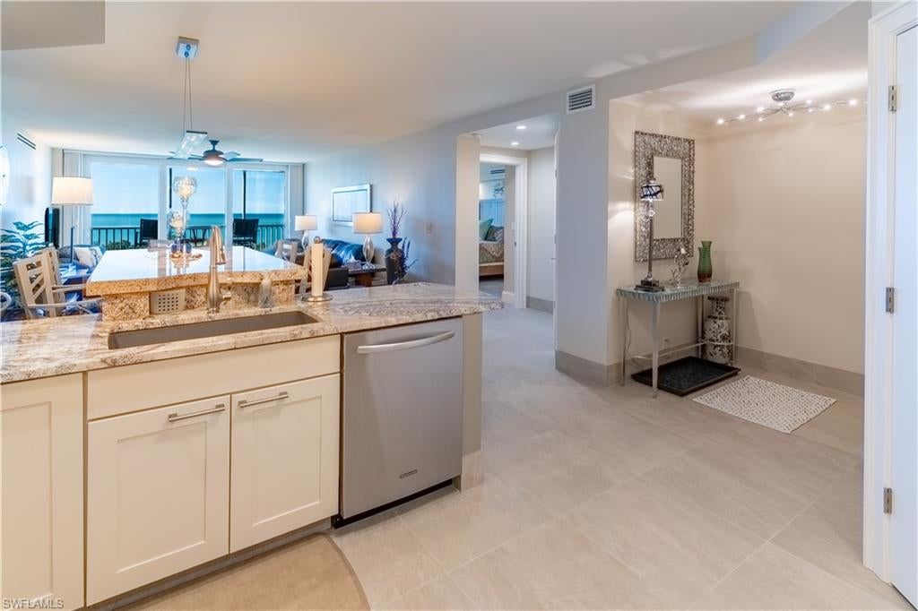 VANDERBILT TOWERS - Residential Lease