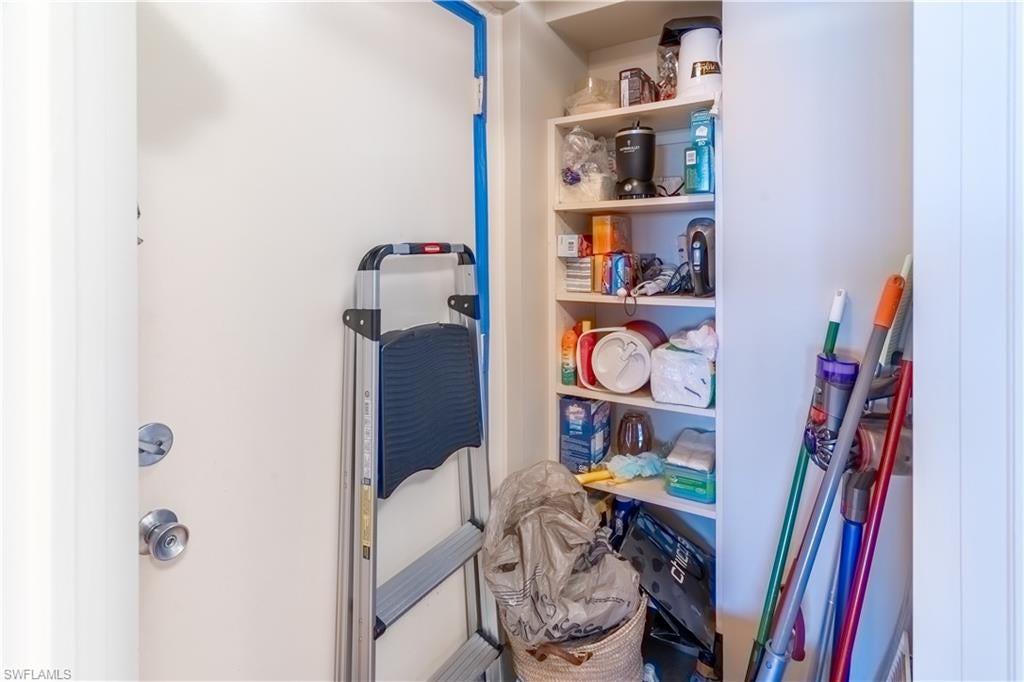 VANDERBILT TOWERS - Residential Lease