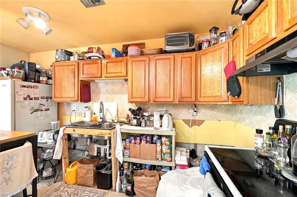 PALM FROND CONDO - Residential