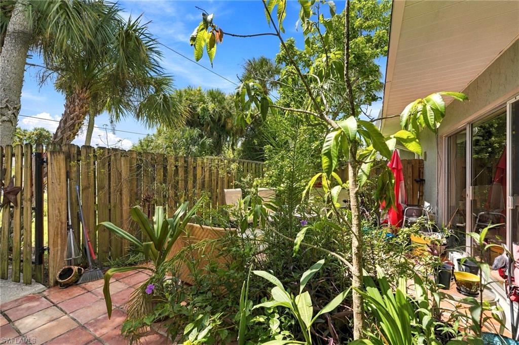 PALM FROND CONDO - Residential