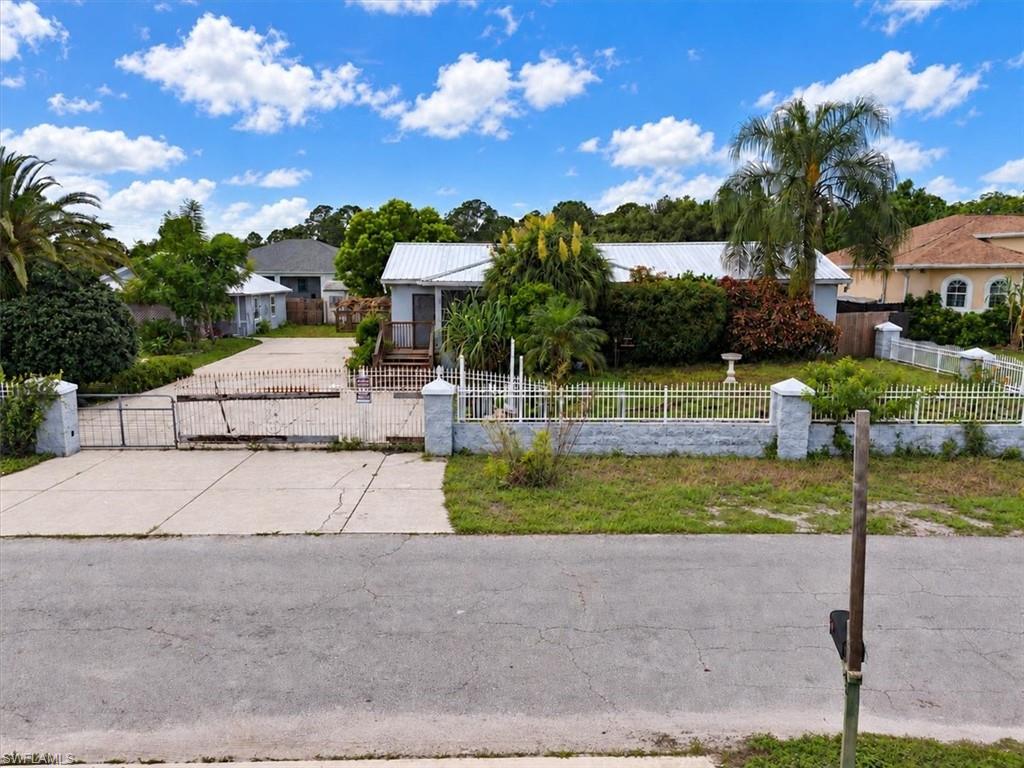 LEHIGH ACRES - Residential