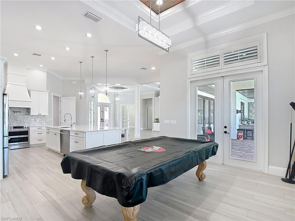 GOLDEN GATE ESTATES - Residential