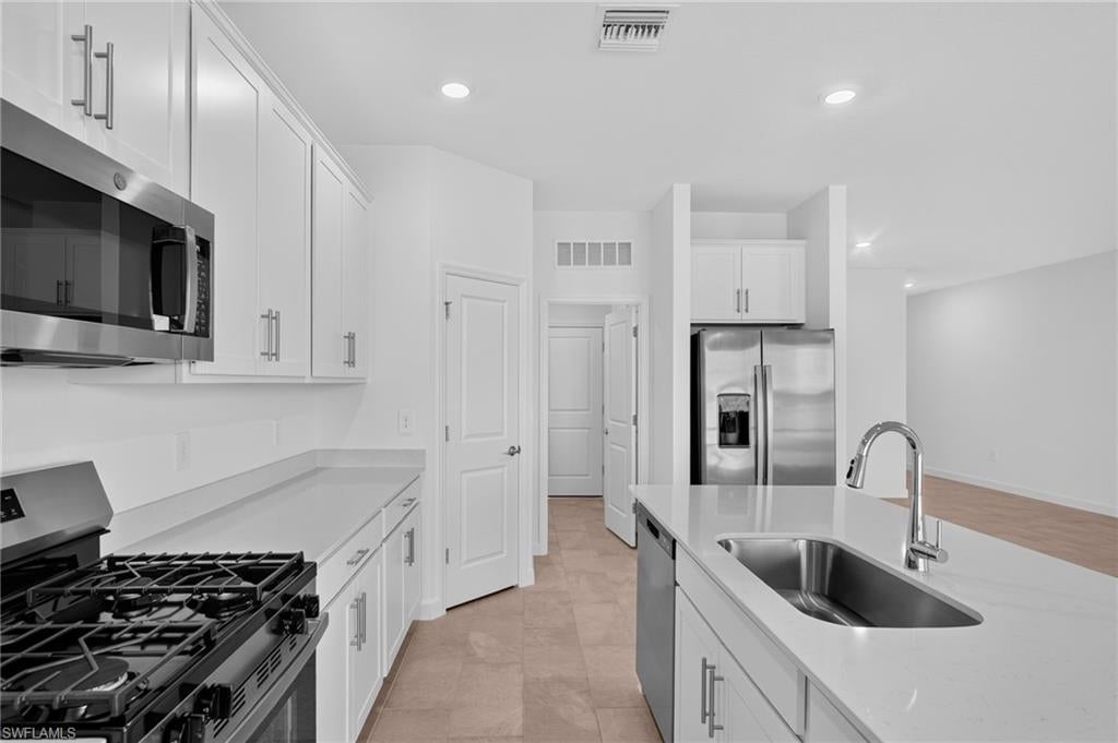 TUCKERS COVE - Residential