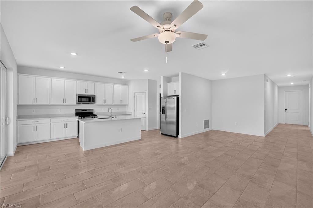 TUCKERS COVE - Residential
