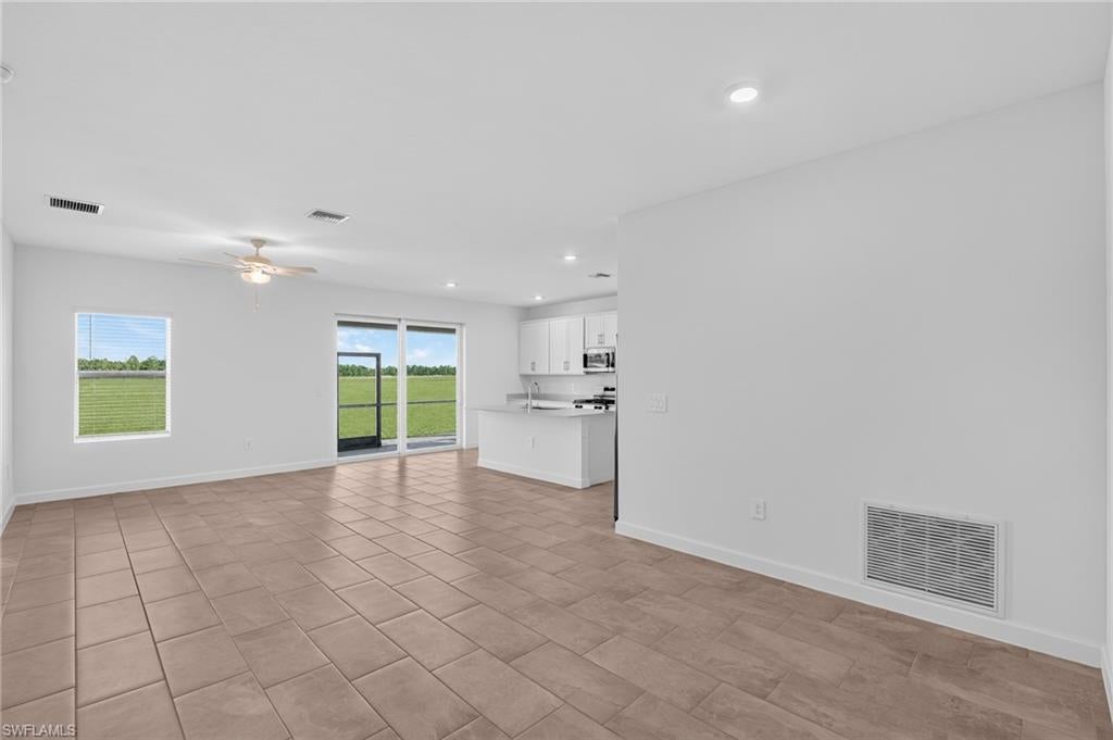 TUCKERS COVE - Residential