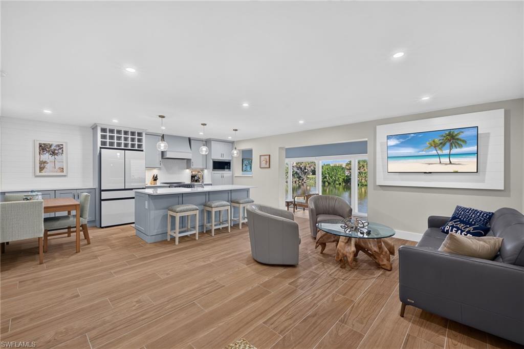 SPANISH CAY CONDO - Residential