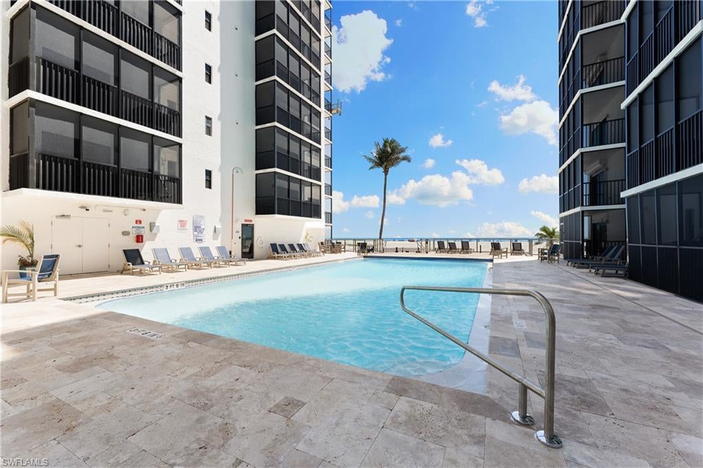 ISLAND WINDS CONDO - Residential