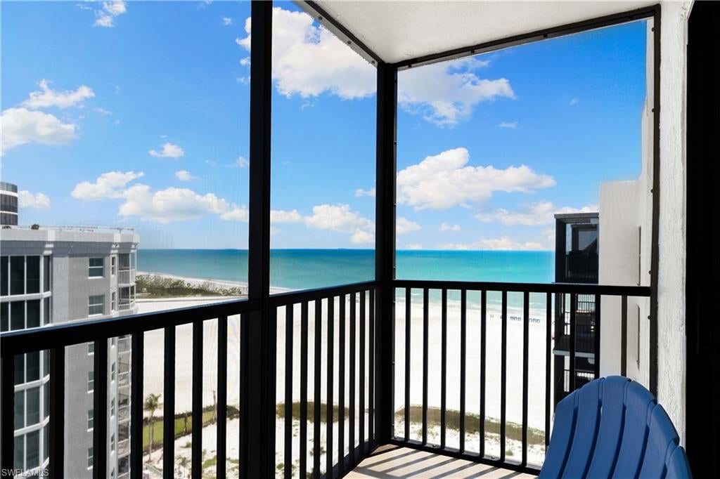 ISLAND WINDS CONDO - Residential