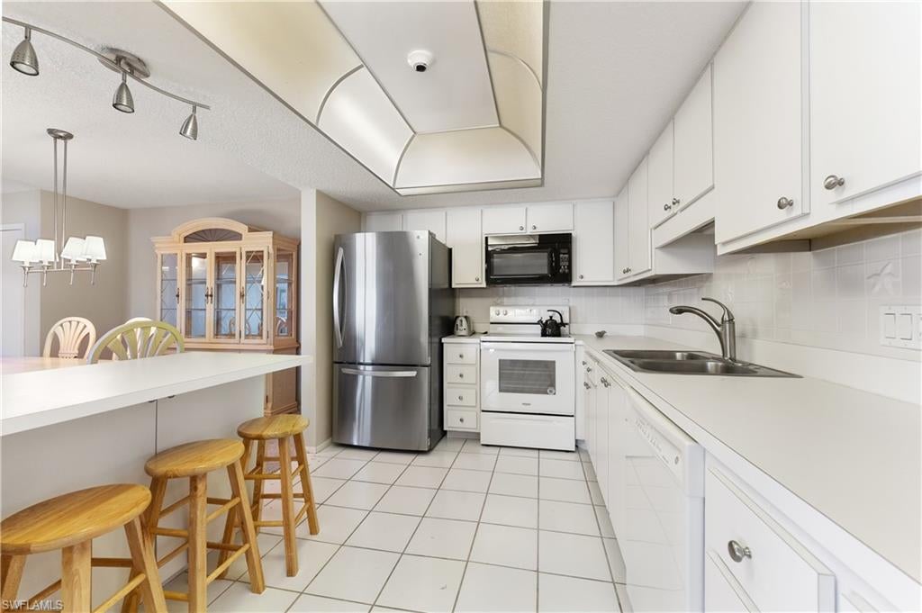 ISLAND WINDS CONDO - Residential