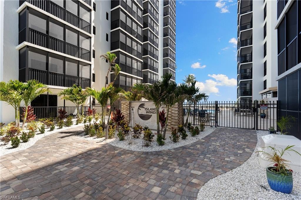 ISLAND WINDS CONDO - Residential
