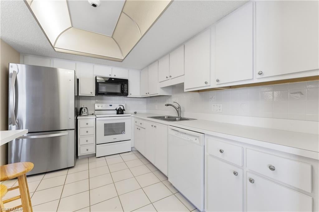 ISLAND WINDS CONDO - Residential