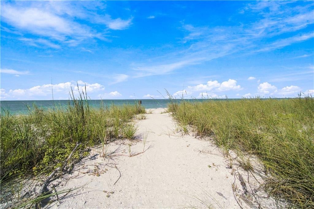 VILLAS AT BAREFOOT BEACH - Residential