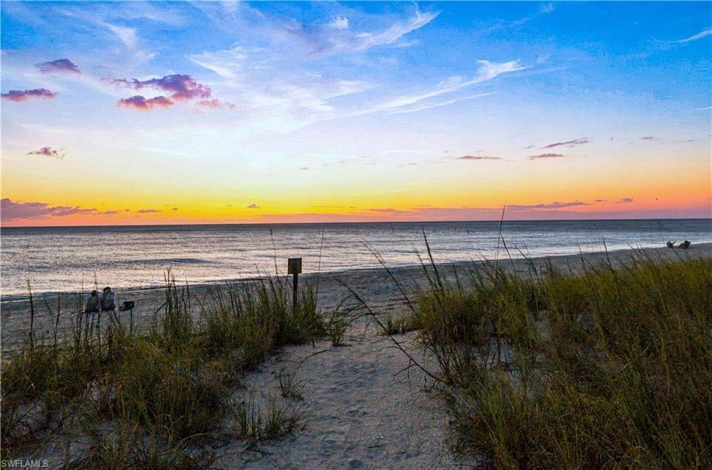 VILLAS AT BAREFOOT BEACH - Residential