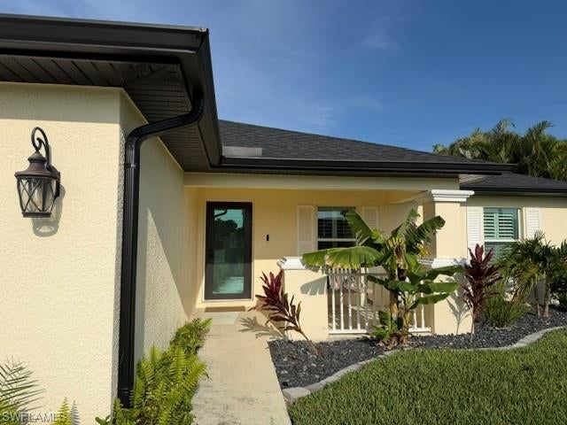 Paradise Landing **For Rent: 2027 SEASON BOOKED Only April 2027 is AVAILABLE  Short-term rental: Stunning 3-bed, 2-bath, 1-car garage (Owner has his personal car stored in the garage for one vehicle) Home with Pool! Just off of Chiquita Blvd. Welcome to your dream rental! This beautiful home features an inviting saltwater pool with an electric heater, a Baja shelf and bench in the deep end, and a Jacuzzi with an easy-to-control panel to turn the water on and off and adjust the heat. There is also a built-in BBQ for outdoor entertaining and a Private backyard for ultimate relaxation. The open-style kitchen is perfect for cooking and gathering. Don't miss out on this fantastic opportunity! Call an Agent for more details or to schedule a viewing. The Tenant will be responsible for electricity and water for short-term OUT-OF-SEASON rentals of 30 days or more only. WiFI is available. A background check is required for move-in, along with a $175 Lease Fee, First month's rent, and a Security deposit. IN SEASON, Rent is 4000. Renters have a cap for Water and Electricity. Call for details