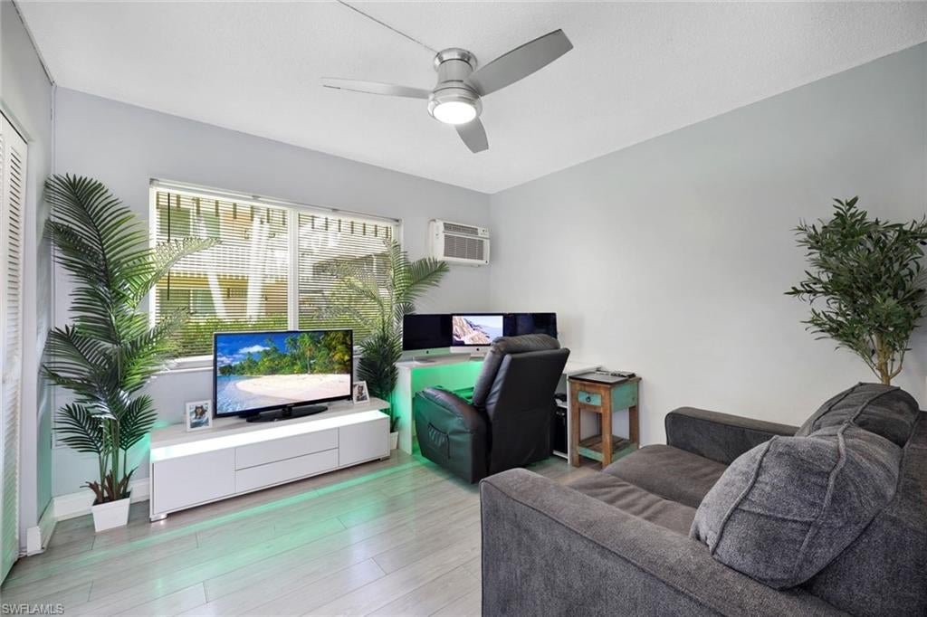 ISLAND MANOR APTS - Residential