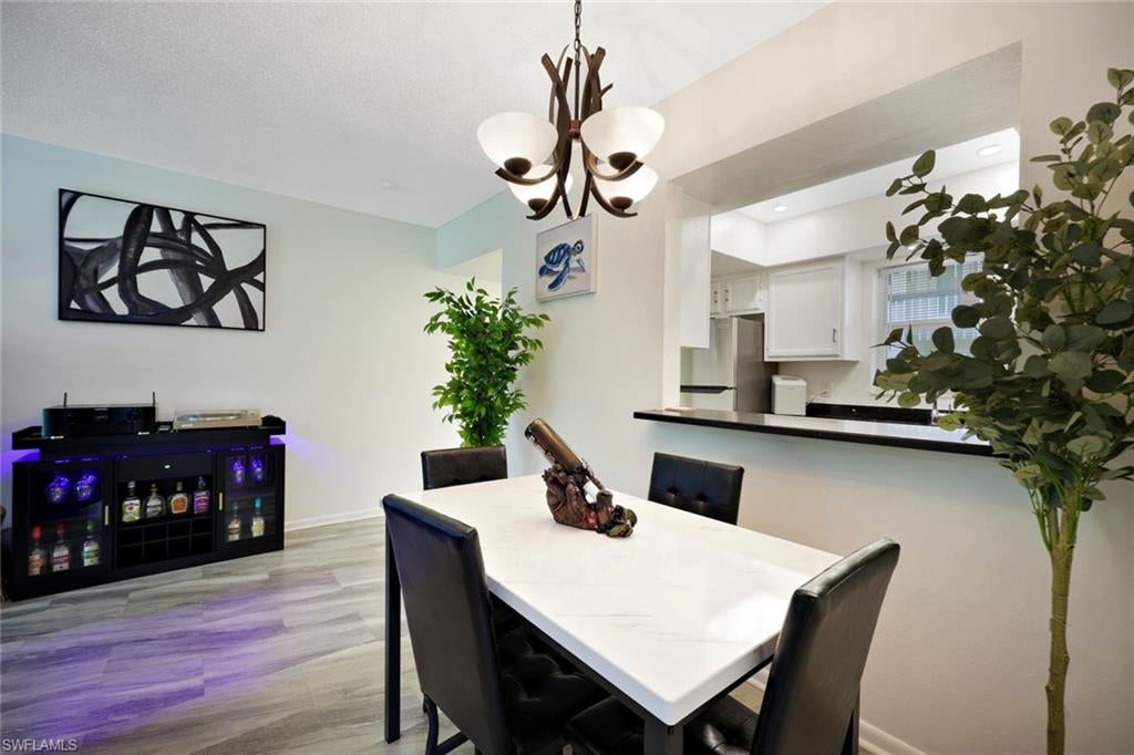ISLAND MANOR APTS - Residential