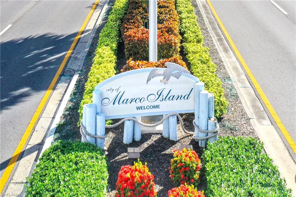 ISLAND MANOR APTS - Residential