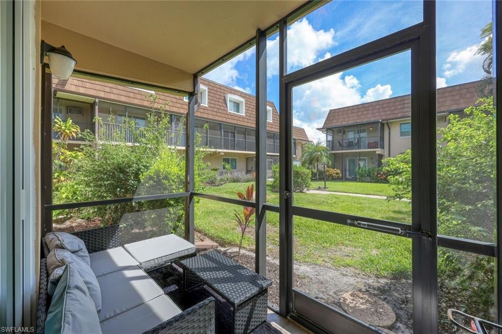 ISLAND MANOR APTS - Residential