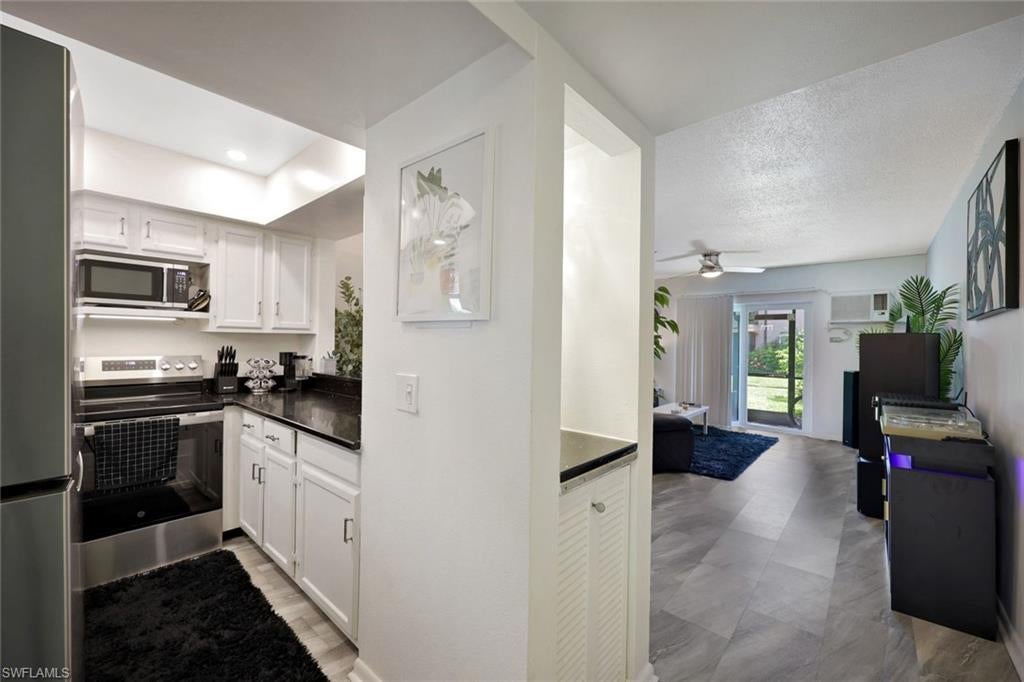 ISLAND MANOR APTS - Residential