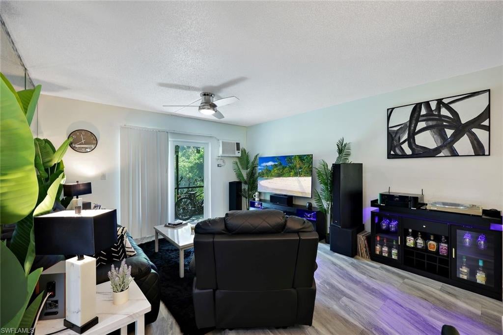ISLAND MANOR APTS - Residential