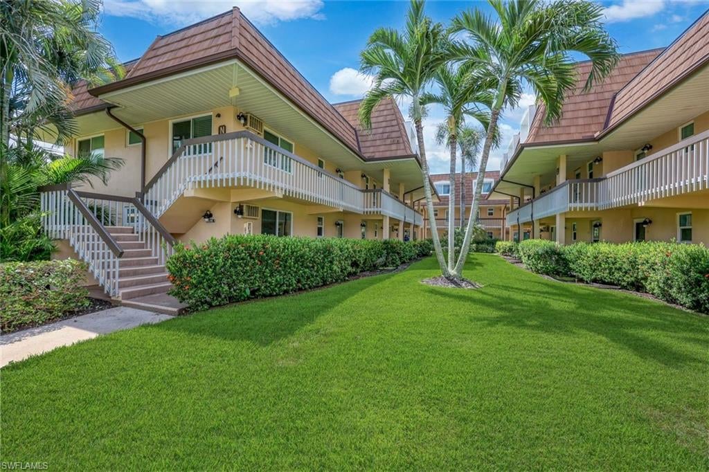 ISLAND MANOR APTS - Residential