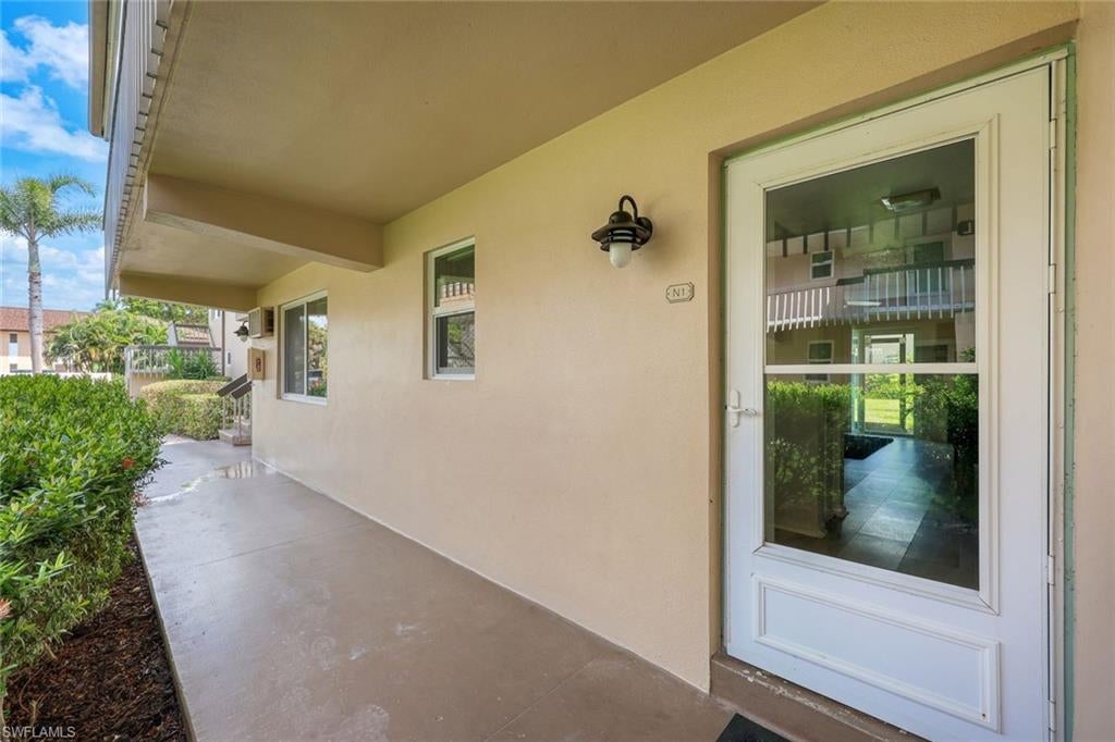 ISLAND MANOR APTS - Residential