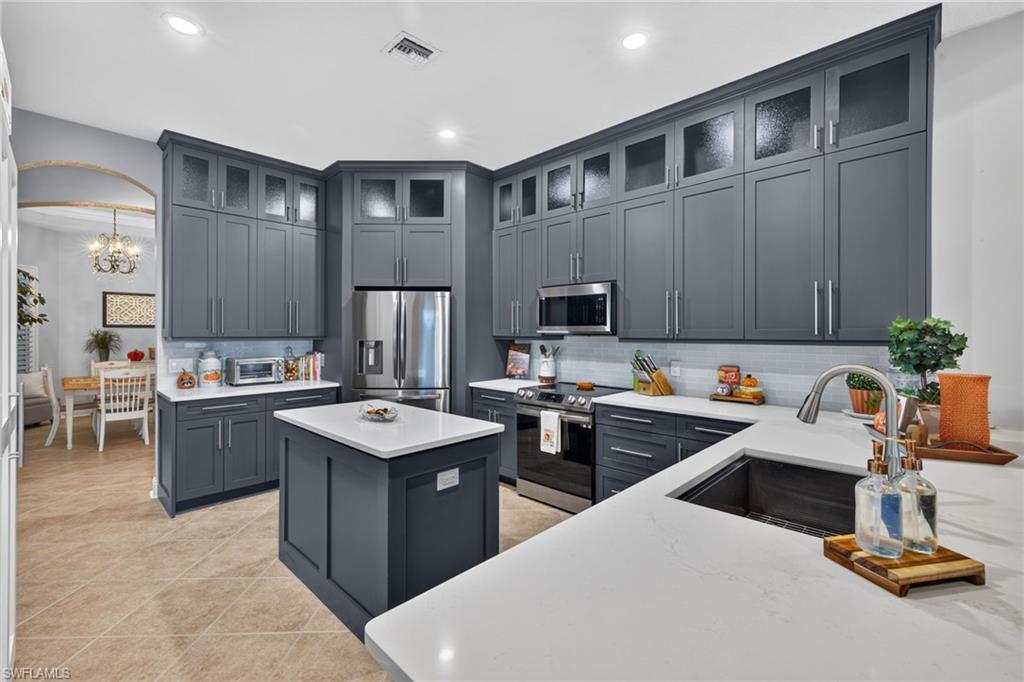 EMERSON SQUARE - Residential