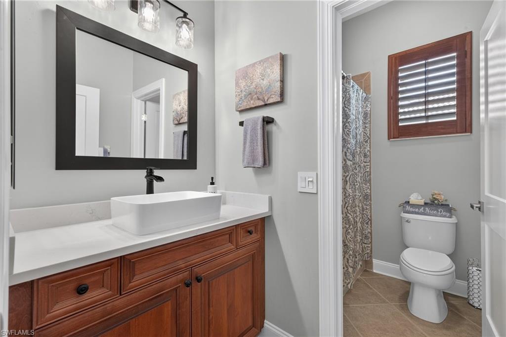 EMERSON SQUARE - Residential
