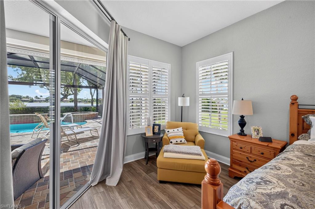 EMERSON SQUARE - Residential